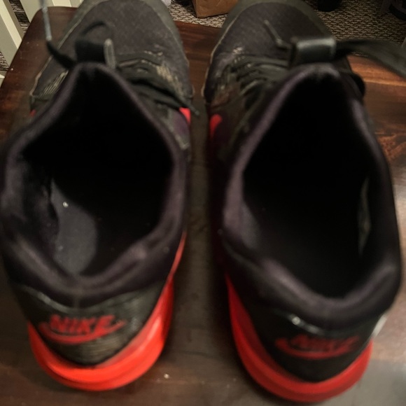 Nike Air Max Golf Shoes - Picture 2 of 3